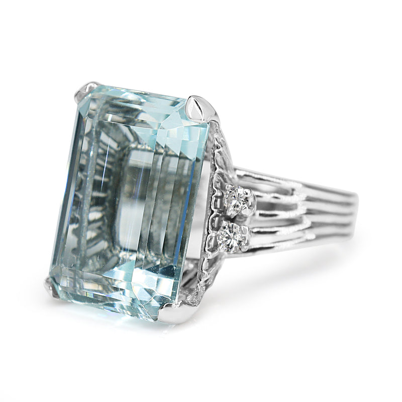 14ct White Gold Vintage Aquamarine and Diamond Ring