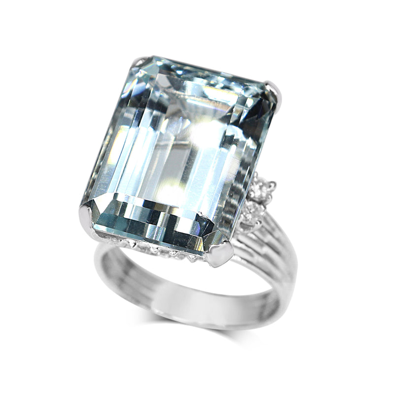 14ct White Gold Vintage Aquamarine and Diamond Ring