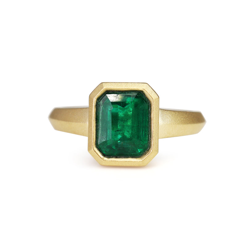 18ct Yellow Gold Bezel Emerald Solitaire Ring With Matte Finish