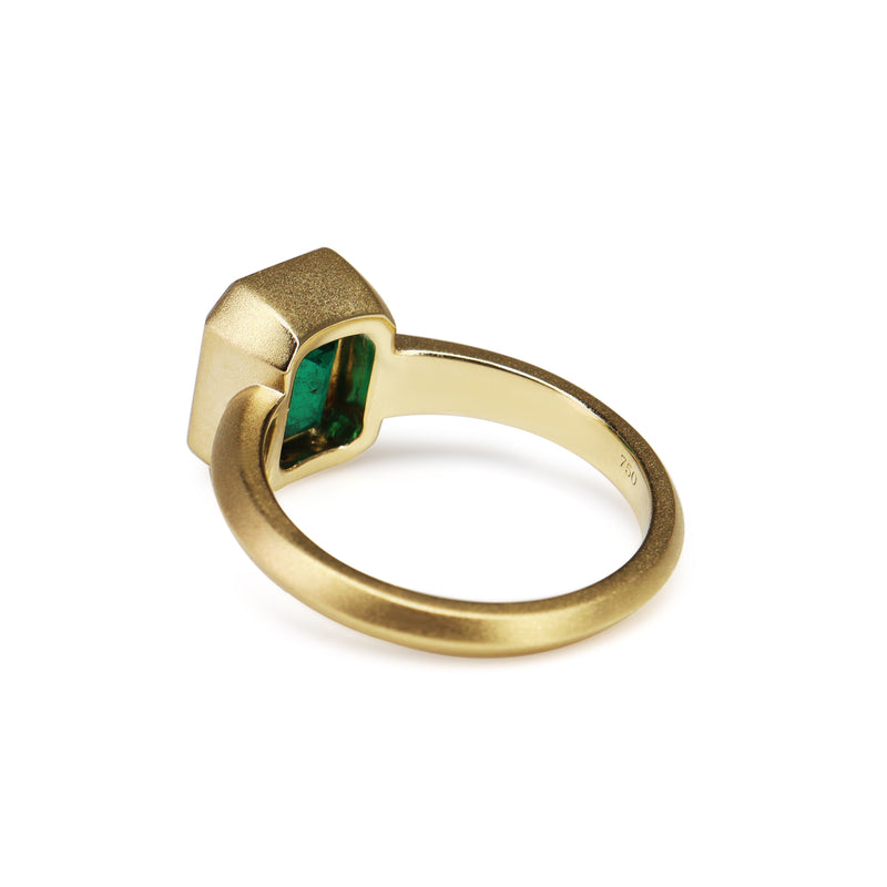 18ct Yellow Gold Bezel Emerald Solitaire Ring With Matte Finish