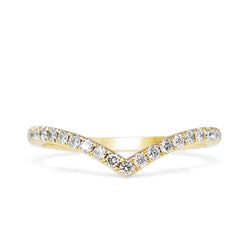 18ct Yellow Gold Diamond 'V' Shaped Band Rind