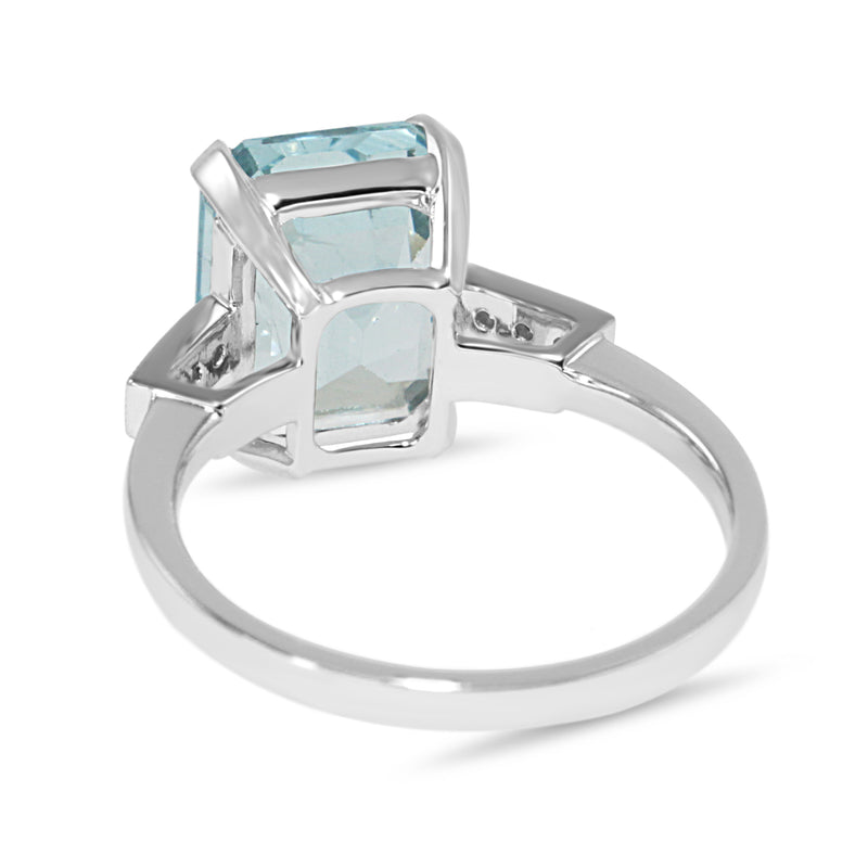 18ct White Gold Aquamarine and Diamond Ring