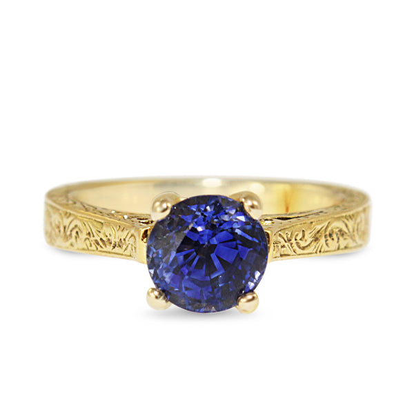 18ct Yellow Gold Engraved Sapphire Solitaire Ring