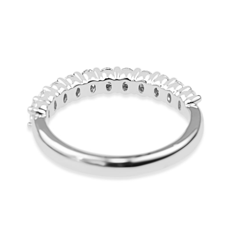 18ct White Gold Oval Diamond Band Ring