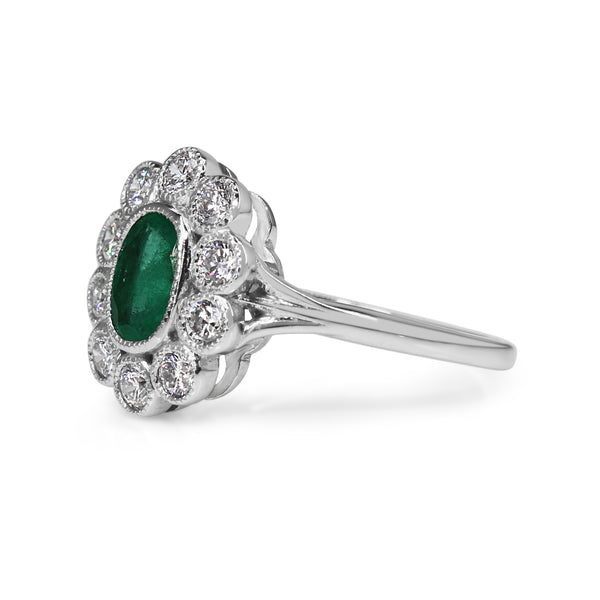 9ct White Gold Emerald and Diamond Daisy Flower Ring