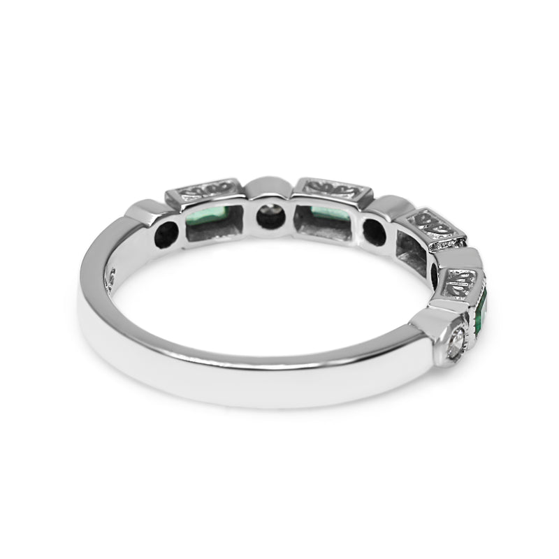 9ct White Gold Emerald and Diamond Deco Style Band Ring