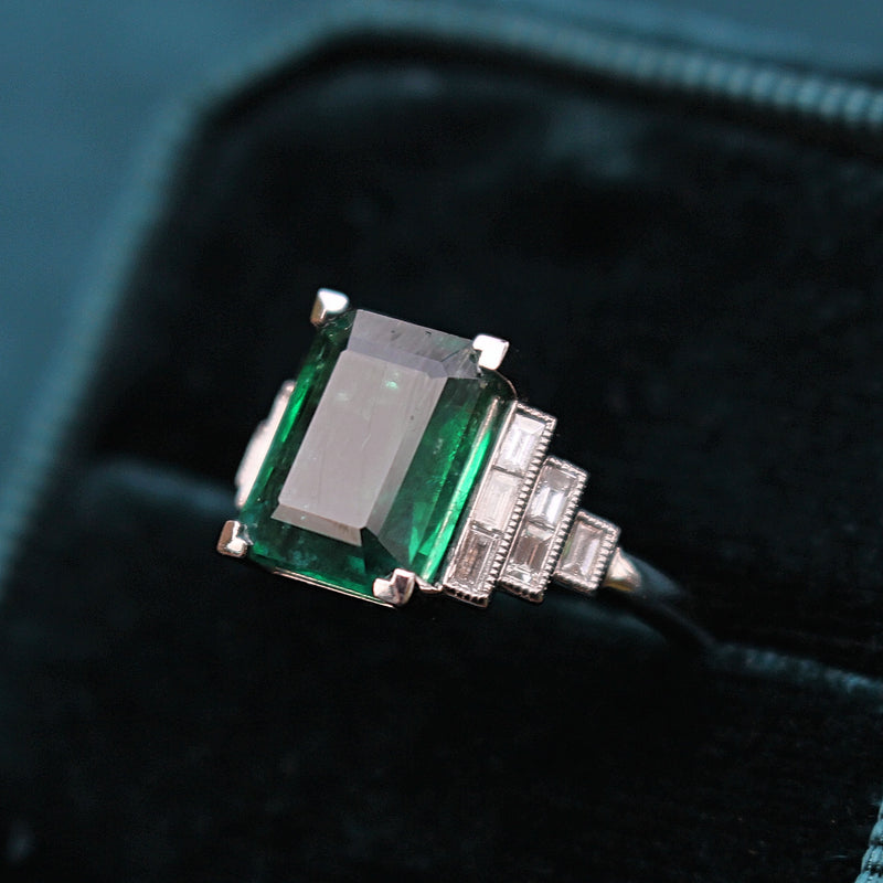 18ct White Gold Emerald and Diamond Deco Style Ring