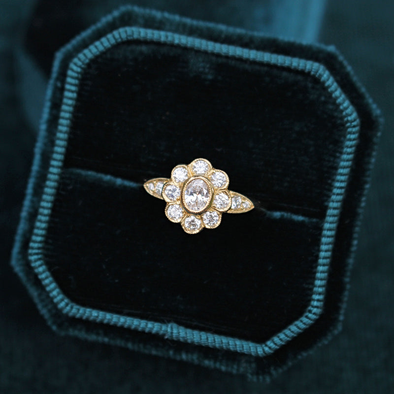 18ct Yellow Gold Antique Style Diamond Daisy Cluster Ring