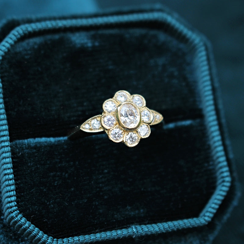 18ct Yellow Gold Antique Style Diamond Daisy Cluster Ring