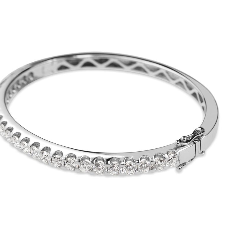 9ct White Gold 3.05ct Diamond Bangle