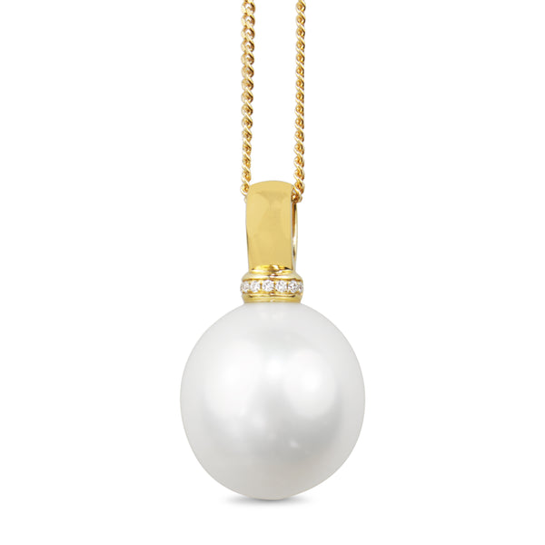 18ct Yellow Gold 16.5mm South Sea Pearl and Diamond Pendant