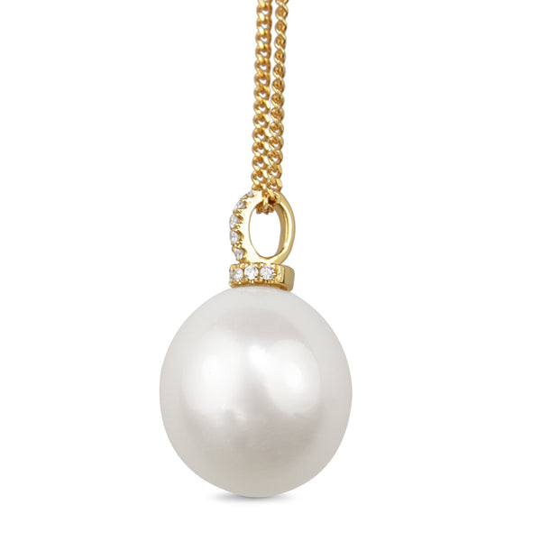 18ct Yellow Gold 15mm South Sea Pearl and Diamond Pendant