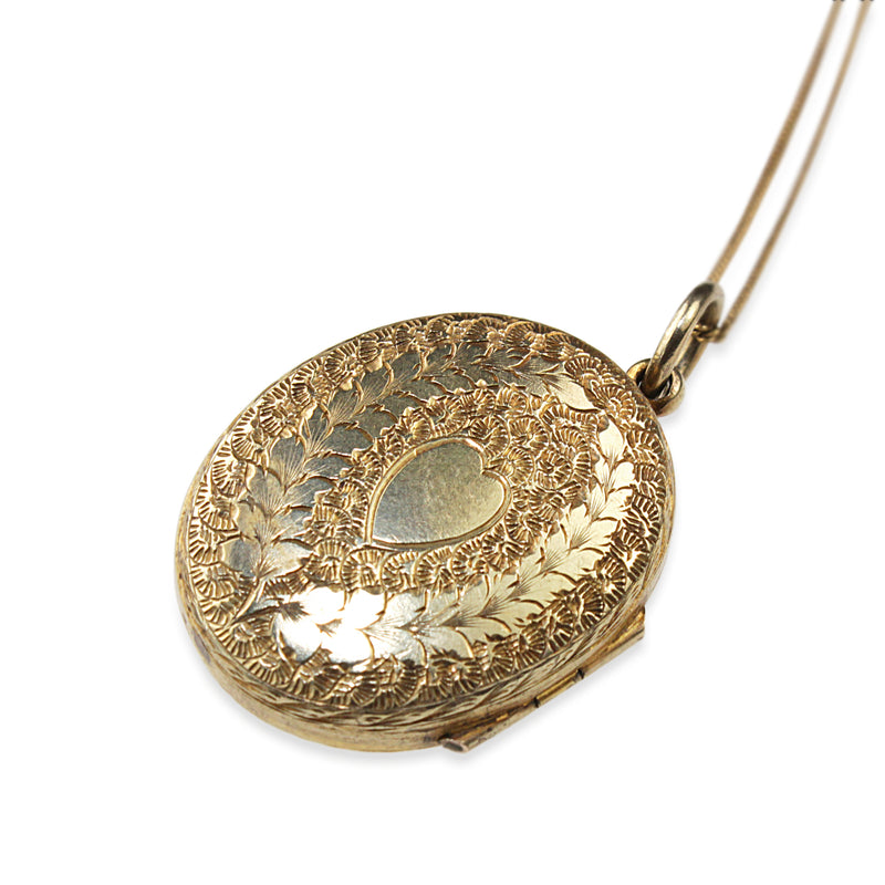 15ct Yellow Gold Antique Emerald Locket with Engraved Clover Detail
