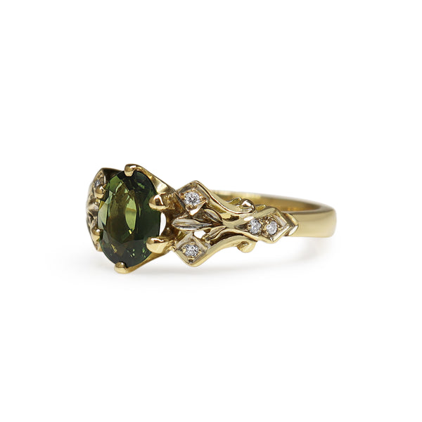 18ct Yellow Gold Green Sapphire and Diamond Vintage Style Ring