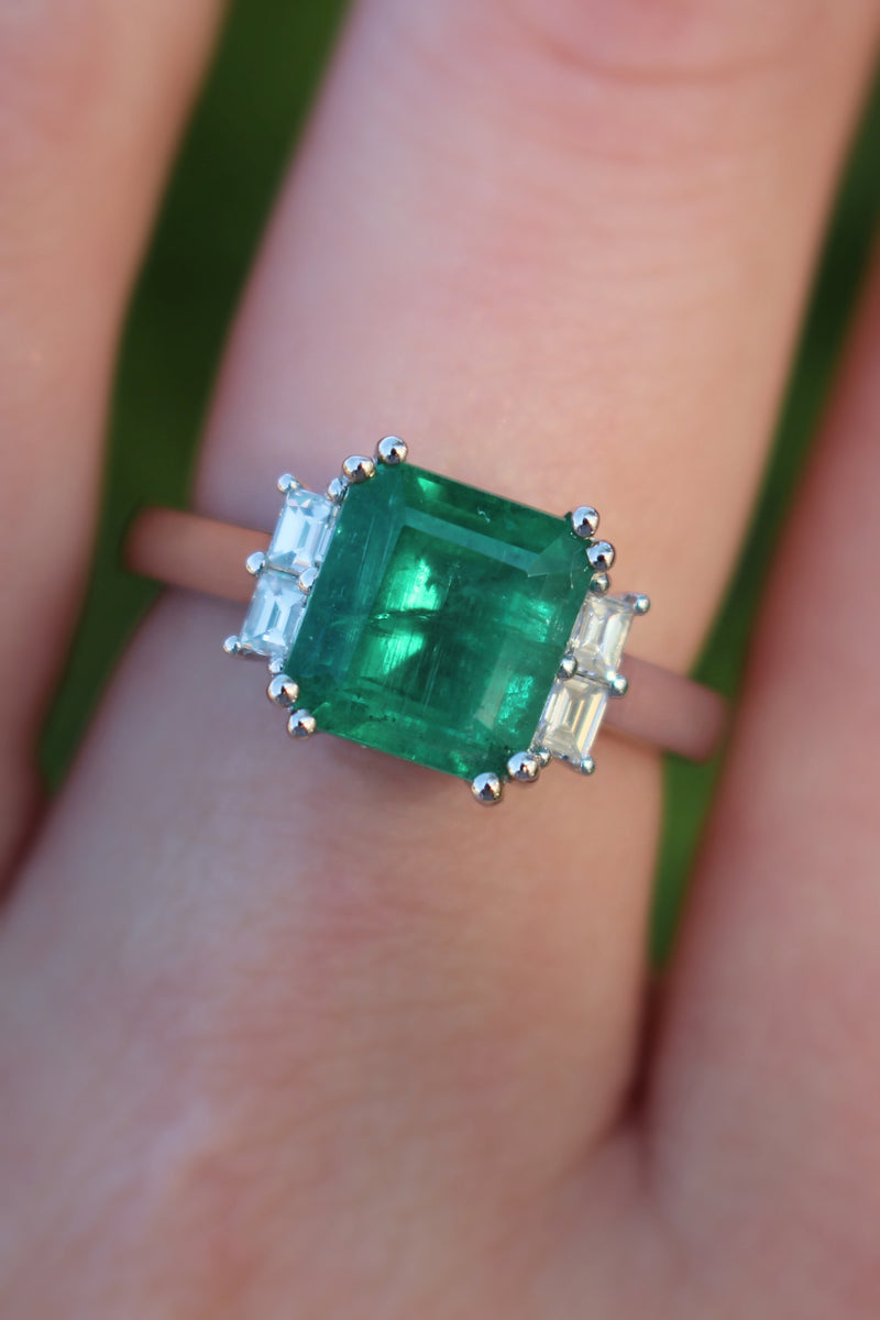 18ct White Gold Emerald and Diamond Ring