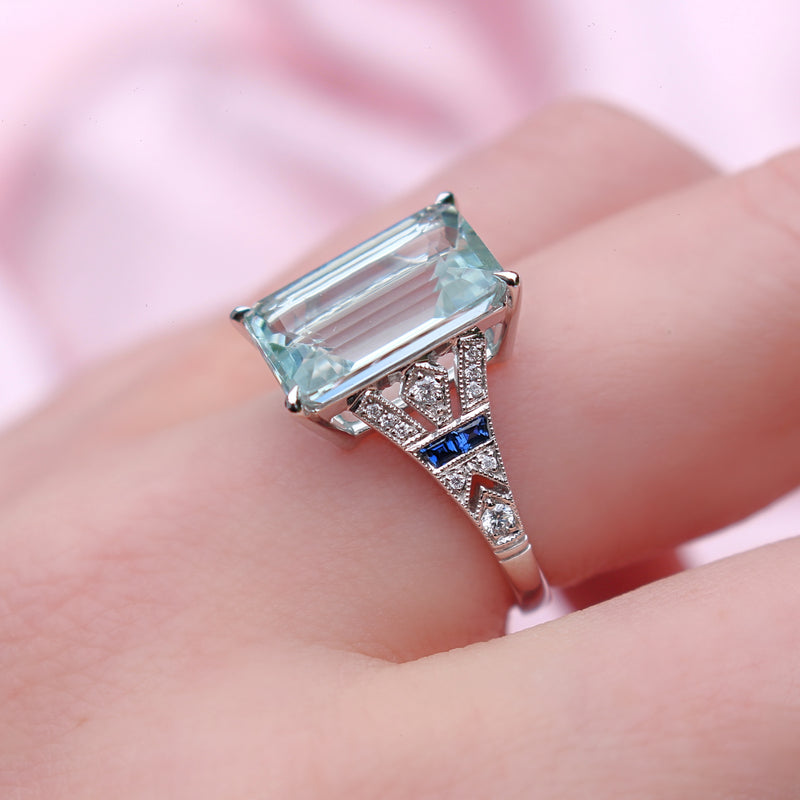 18ct White Gold Aquamarine, Sapphire and Diamond Ring