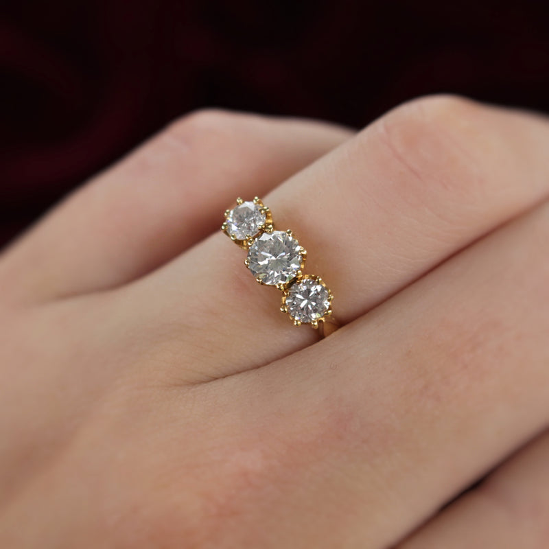 18ct Yellow Gold Antique Style 3 Stone Diamond Ring