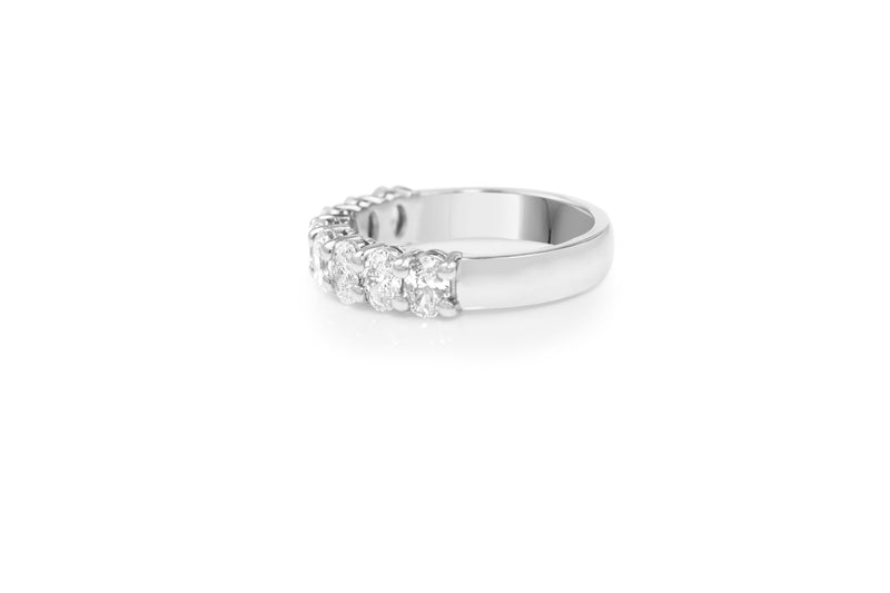 18ct White Gold Oval Diamond Band