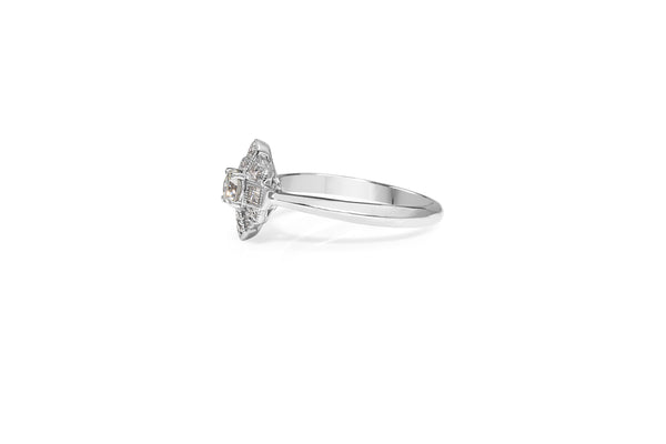 18ct White Gold Diamond Deco Style Ring