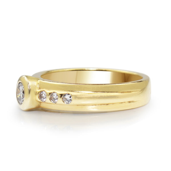 18ct Yellow Gold Bezel Diamond Ring
