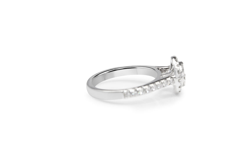 18ct White Gold Diamond Cluster Ring