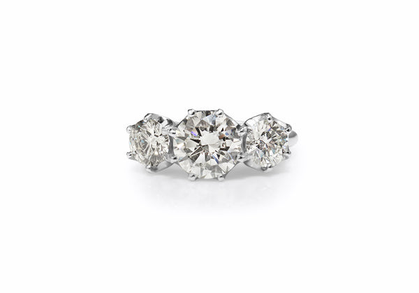 18ct White Gold Large 3 Stone Diamond Ring