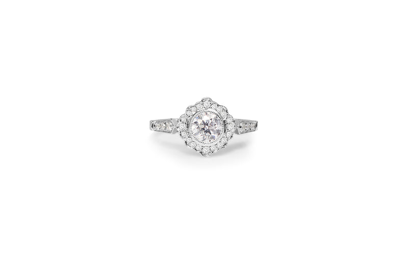 18ct White Gold Vintage Style Diamond Ring