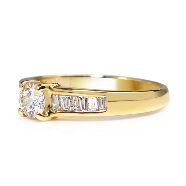 18ct Yellow Gold Diamond Ring