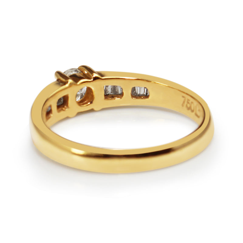 18ct Yellow Gold Diamond Ring