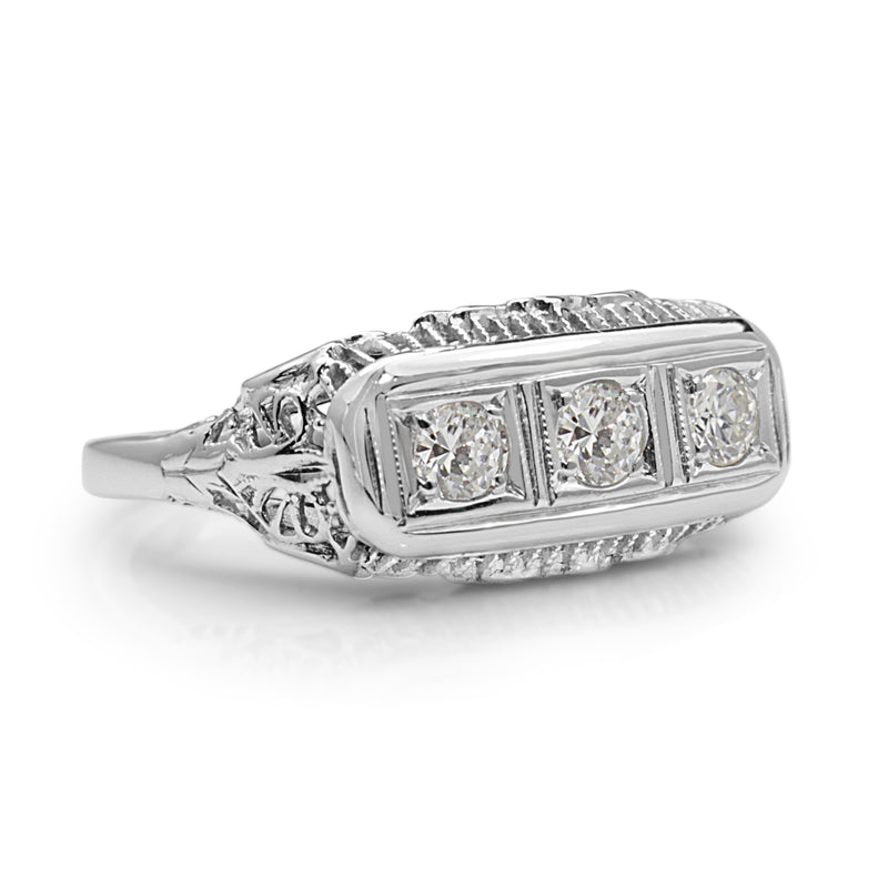18ct White Gold Art Deco Filigree Diamond Ring