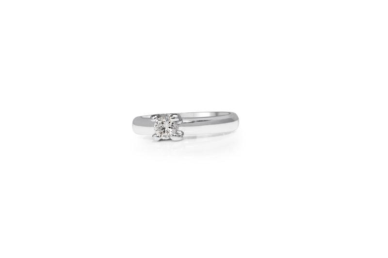 18ct White Gold Diamond Solitaire Ring