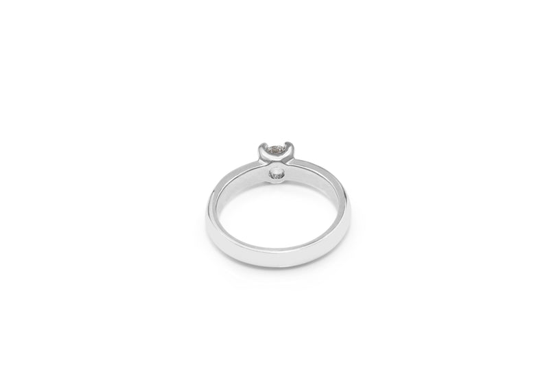 18ct White Gold Diamond Solitaire Ring