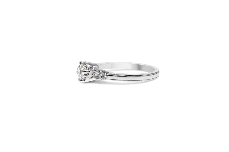 18ct White Gold Vintage Style Diamond Solitaire