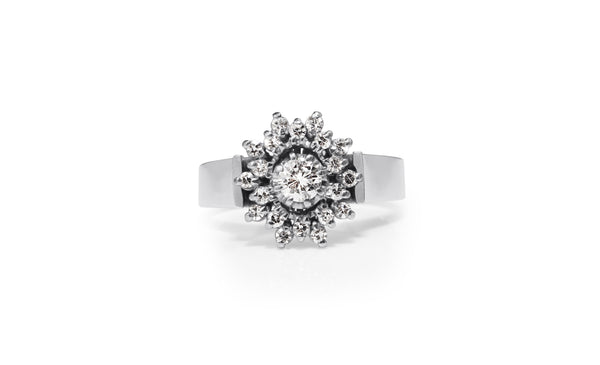 18ct White Gold Vintage Cluster Ring