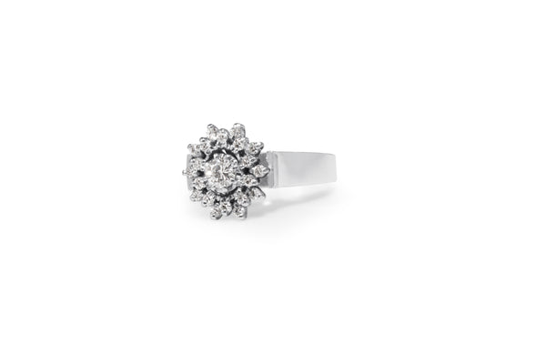 18ct White Gold Vintage Cluster Ring