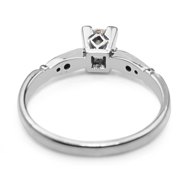 18ct White Gold Vintage Diamond Solitaire Ring