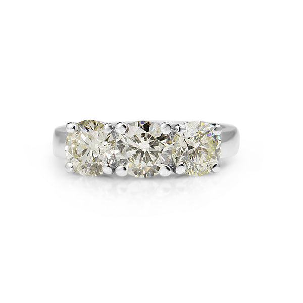 18ct White Gold 3 Stone Cape Diamond Ring