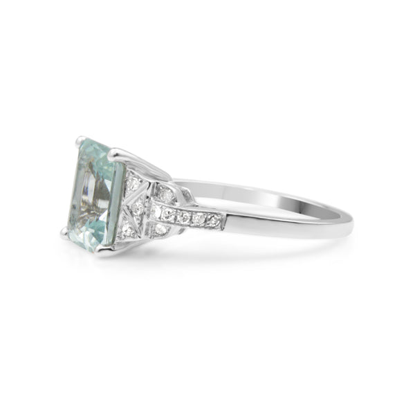 18ct White Gold Deco Style Aquamarine and Diamond Ring