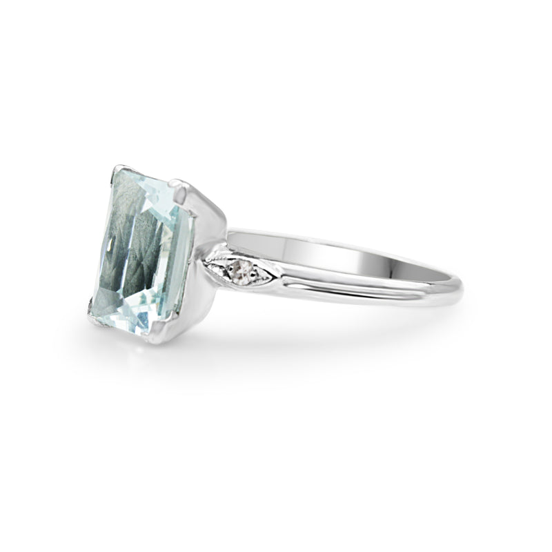 10ct White Gold Aquamarine and Diamond Ring