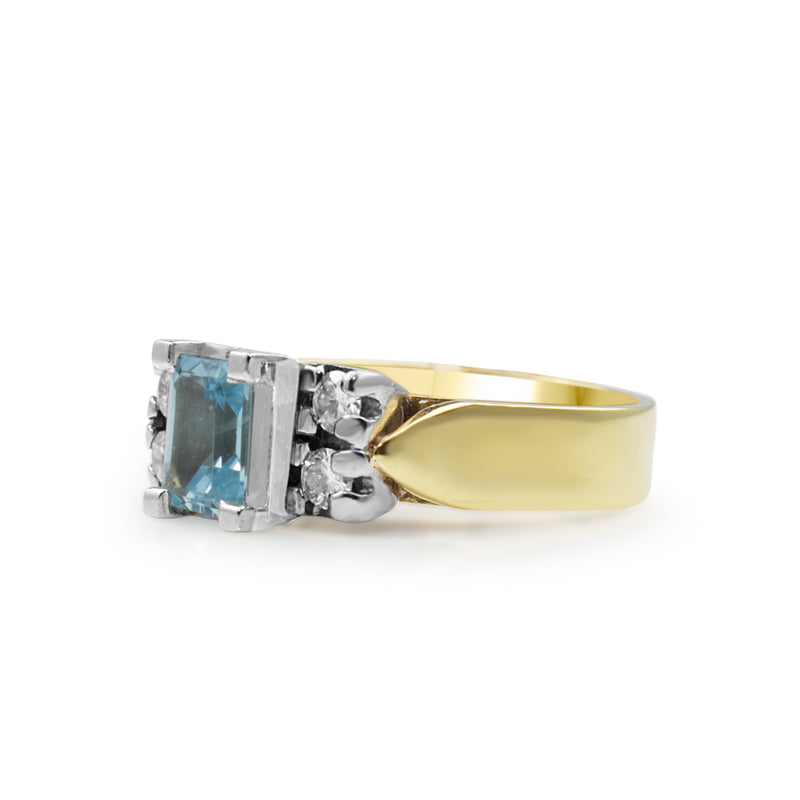 18ct Yellow Gold and Palladium Aquamarine and Diamond Ring