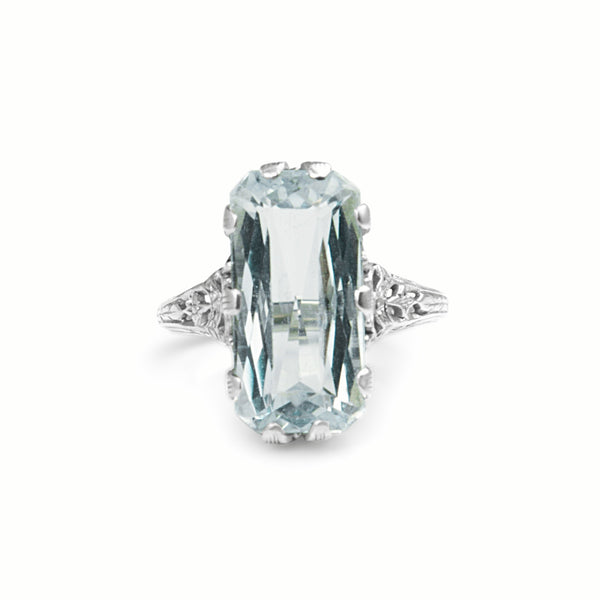 14ct White Gold Late Art Deco Aquamarine Filigree Ring