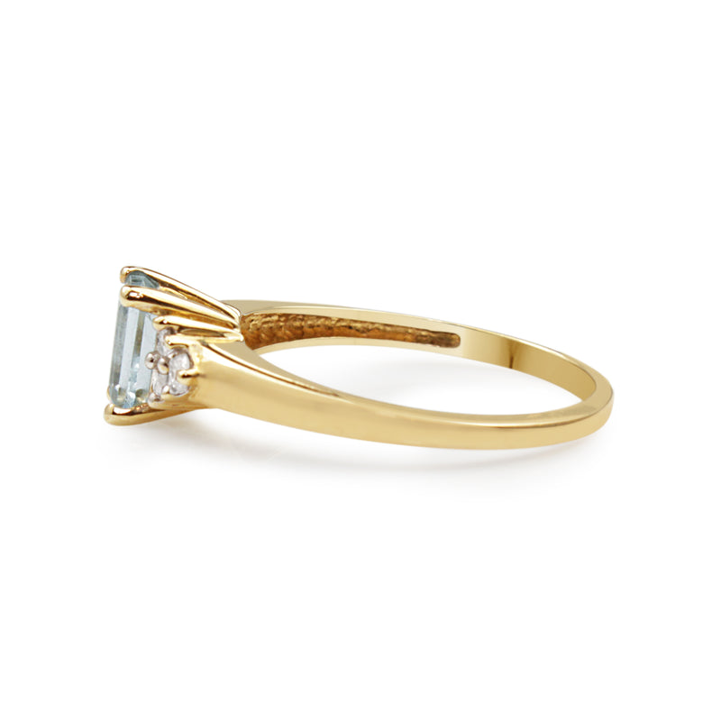 10ct Yellow Gold Aquamarine and Diamond Ring