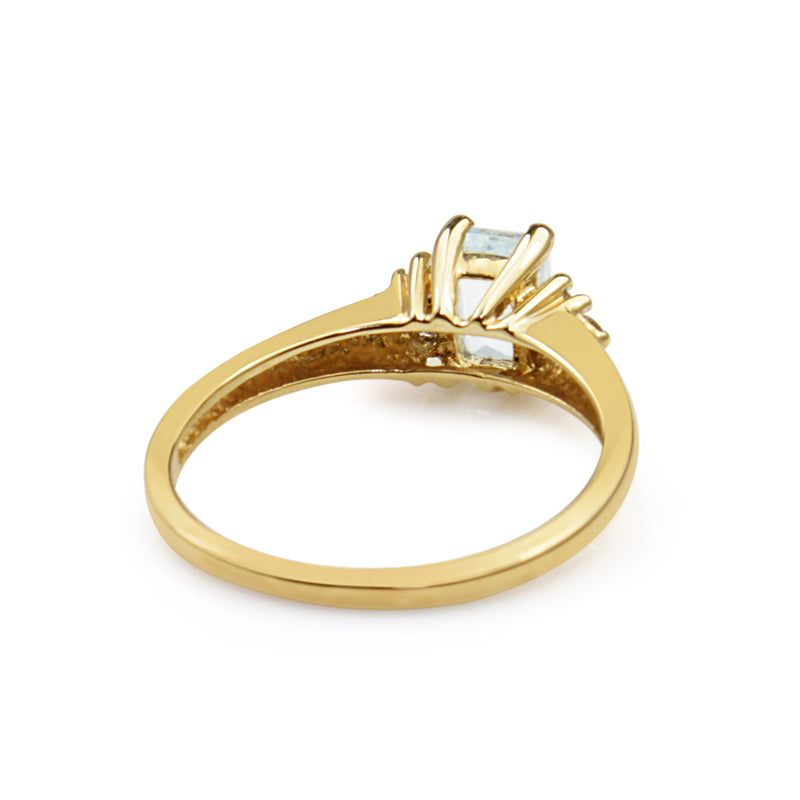 10ct Yellow Gold Aquamarine and Diamond Ring