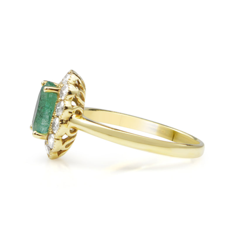 18ct Yellow Gold Emerald and Diamond Daisy Ring
