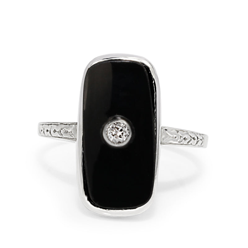 14ct White Gold Vintage Onyx and Diamond Ring