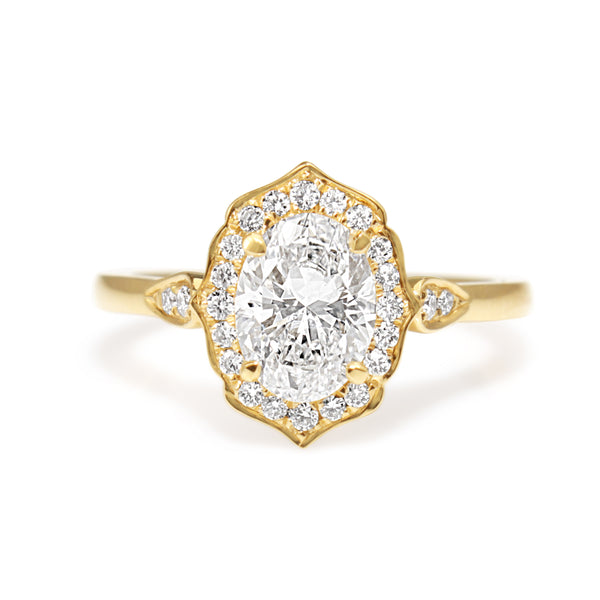 18ct Yellow Gold Oval Vintage Style Halo Ring