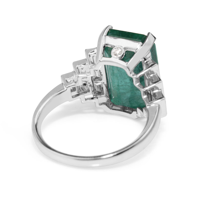 18ct White Gold Emerald and Diamond Art Deco Style Diamond Ring