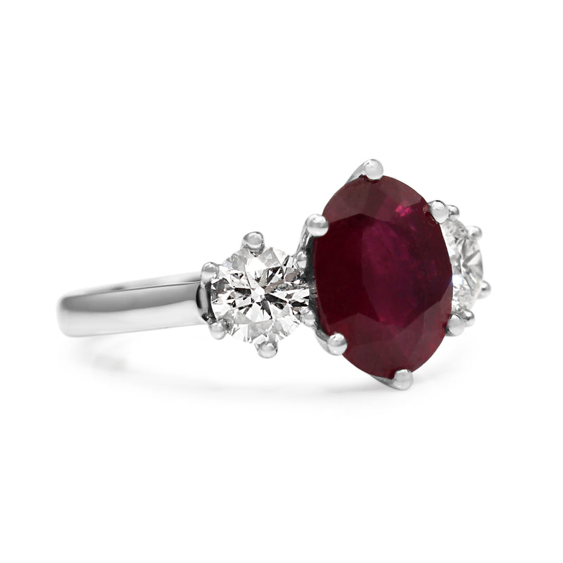 18ct White Gold Ruby and Diamond 3 Stone Diamond Ring