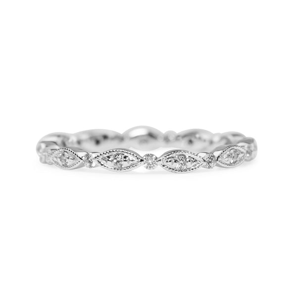 18ct White Gold Vintage Style All Round Diamond Band