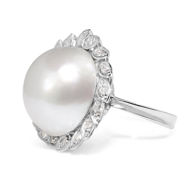 18ct White Gold Vintage Mabé Pearl and Diamond Ring